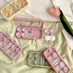 Estuche para lentes de contacto de colores con tulipanes triturados