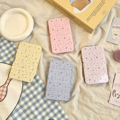 Estuche para lentes de contacto de gatitos con estampado floral pastel