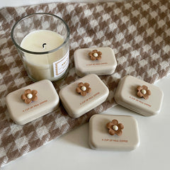 Estuche para lentes de contacto de color cálido con té con leche