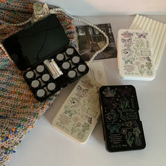 Estuche para lentes de contacto de colores con mariposas y texto simple creativo