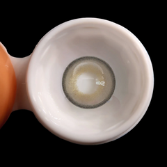 Lentes de contacto de color gris Himalaya