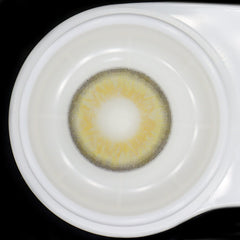 Lentes de contacto de color marrón caqui con prescripción de Paloma Venus