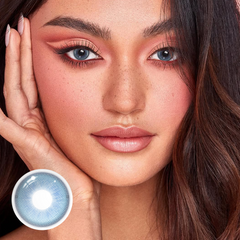 Lentes de contacto de color azul Doris