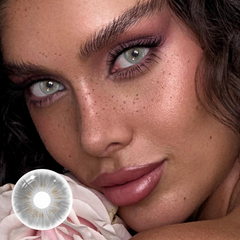 Lentes de contacto de color gris brillante Clover