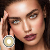Lentes de contacto de color gris Himalaya