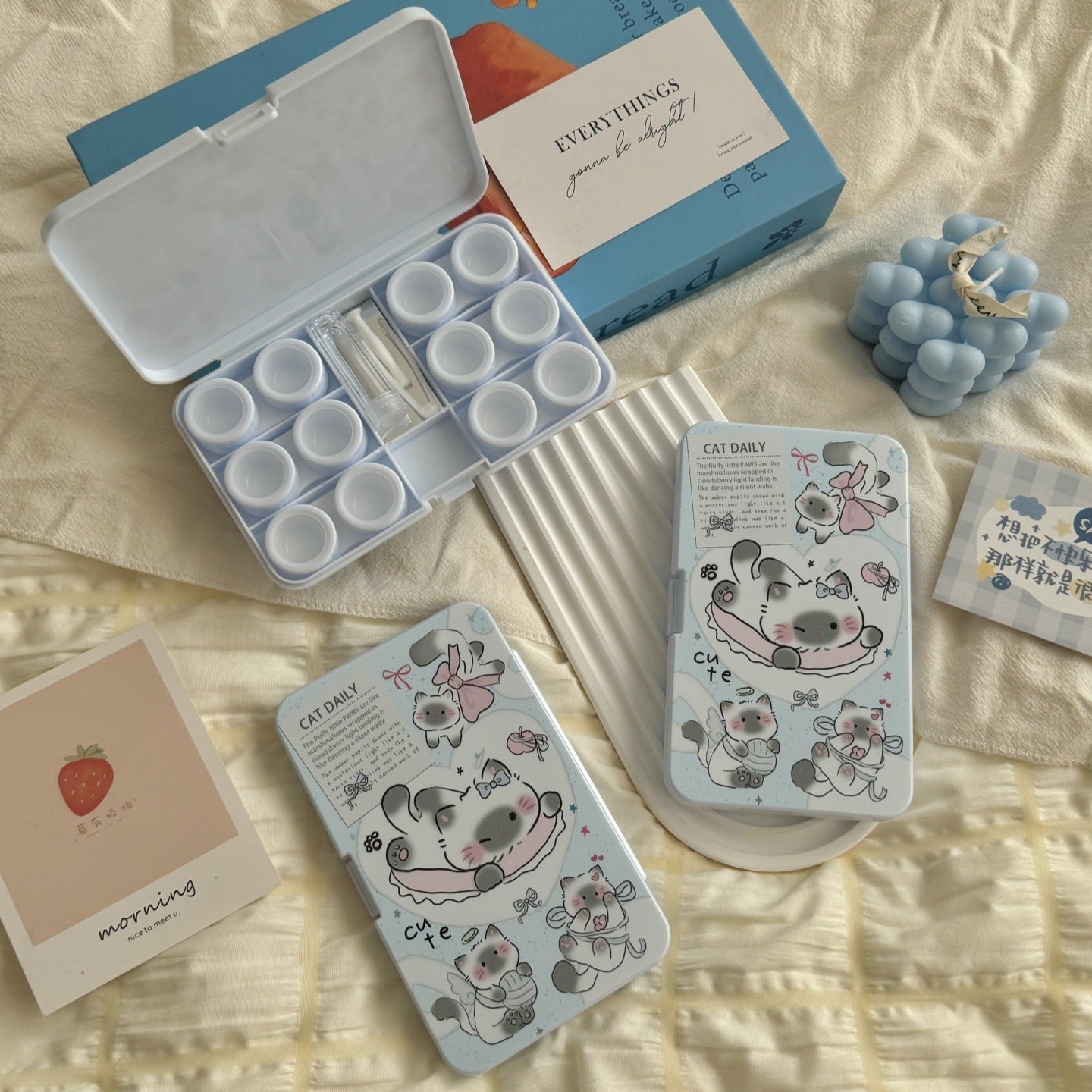 Estuche para lentes de contacto de colores Fluffy Cat Tales 