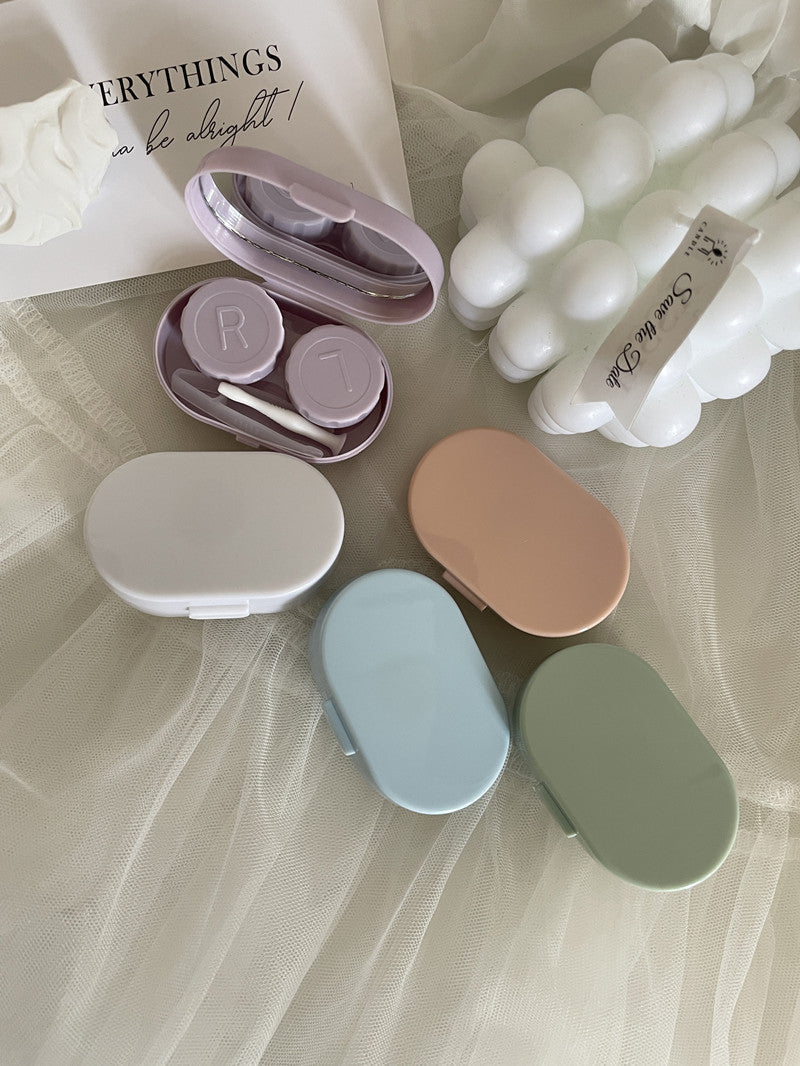 Estuche para lentes de contacto de color crema 