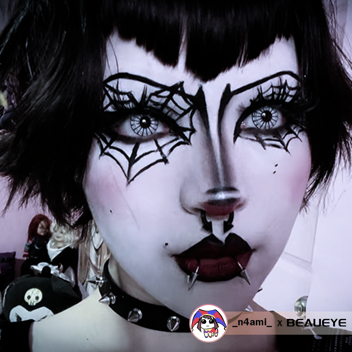 Lentes de contacto de color blanco con diseño de telaraña de Halloween