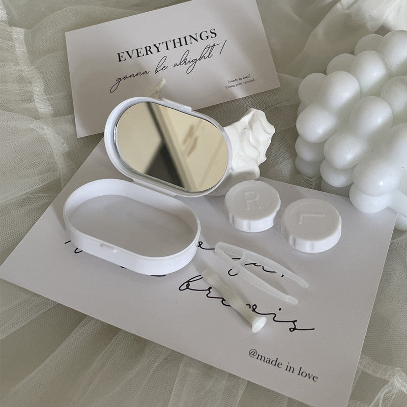 Estuche para lentes de contacto de color crema 