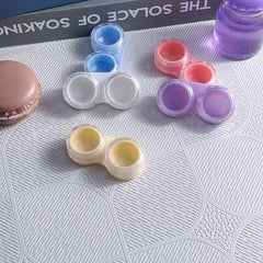 Estuche para lentes de contacto de color contraído 