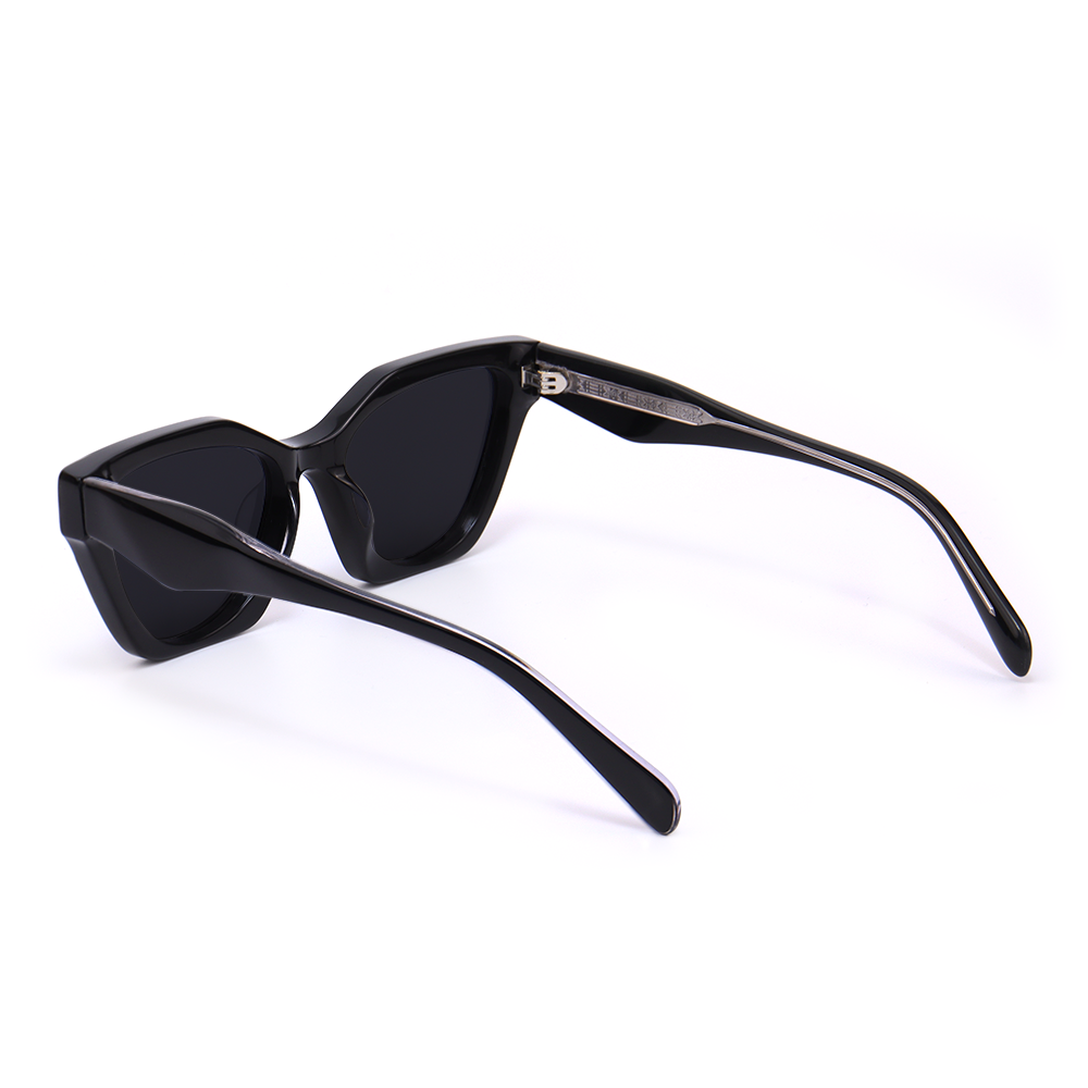 Gafas de sol negras Adrienne Cat Eye 