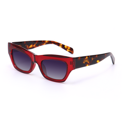 Gafas de sol rojas con diseño de ojo de gato de Giselle 