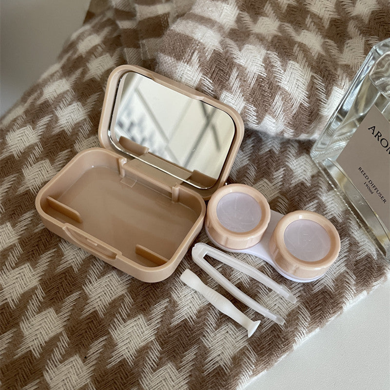 Estuche para lentes de contacto de color cálido con té con leche 