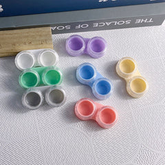 Estuche para lentes de contacto de color contraído 